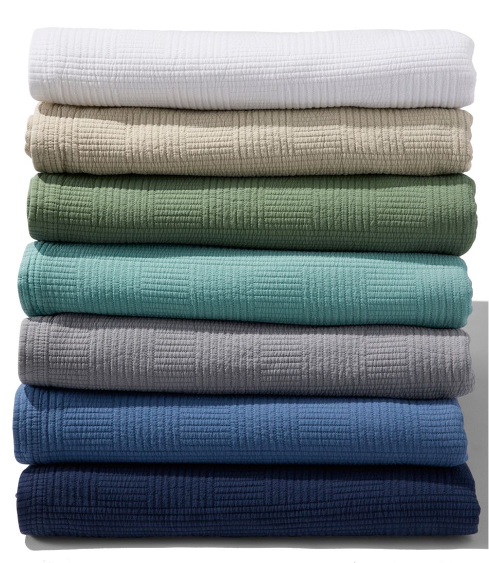 Vintage Matelassé Coverlet L.L.Bean Featured